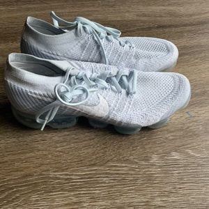 NIKE 2018 AIR VAPORMAX MENS SNEAKER SIZE 10